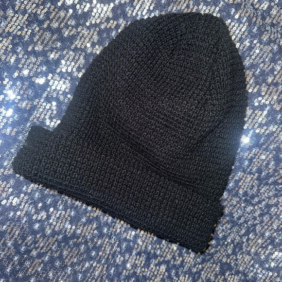 Custom hand embroidered beanie​ - Picture 4 of 4